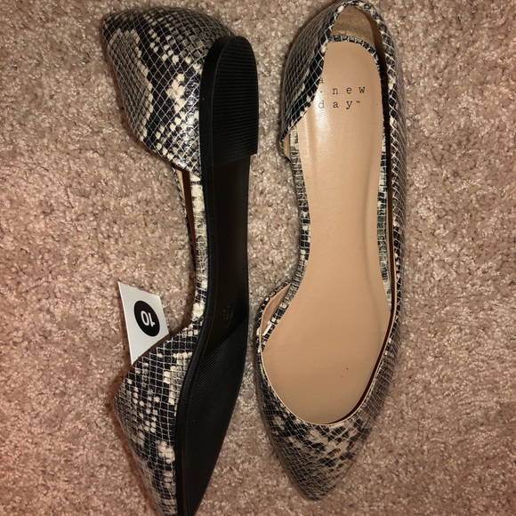 Pointed toe flat - Picture 3 of 3